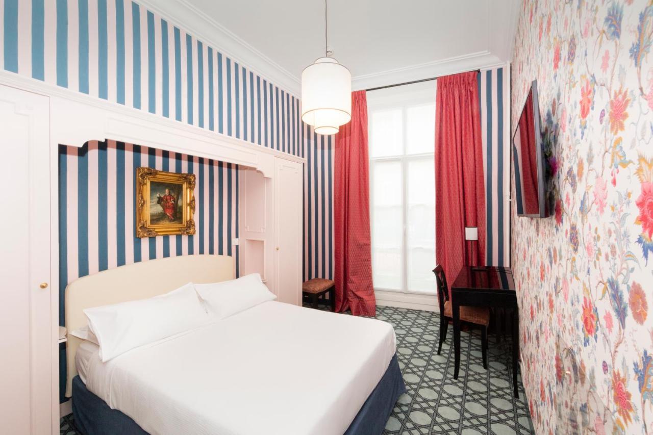 2 Adjacent Rooms