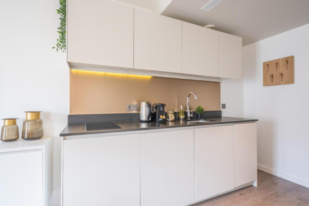1 Bedroom Apartment Balcony City View 38m2