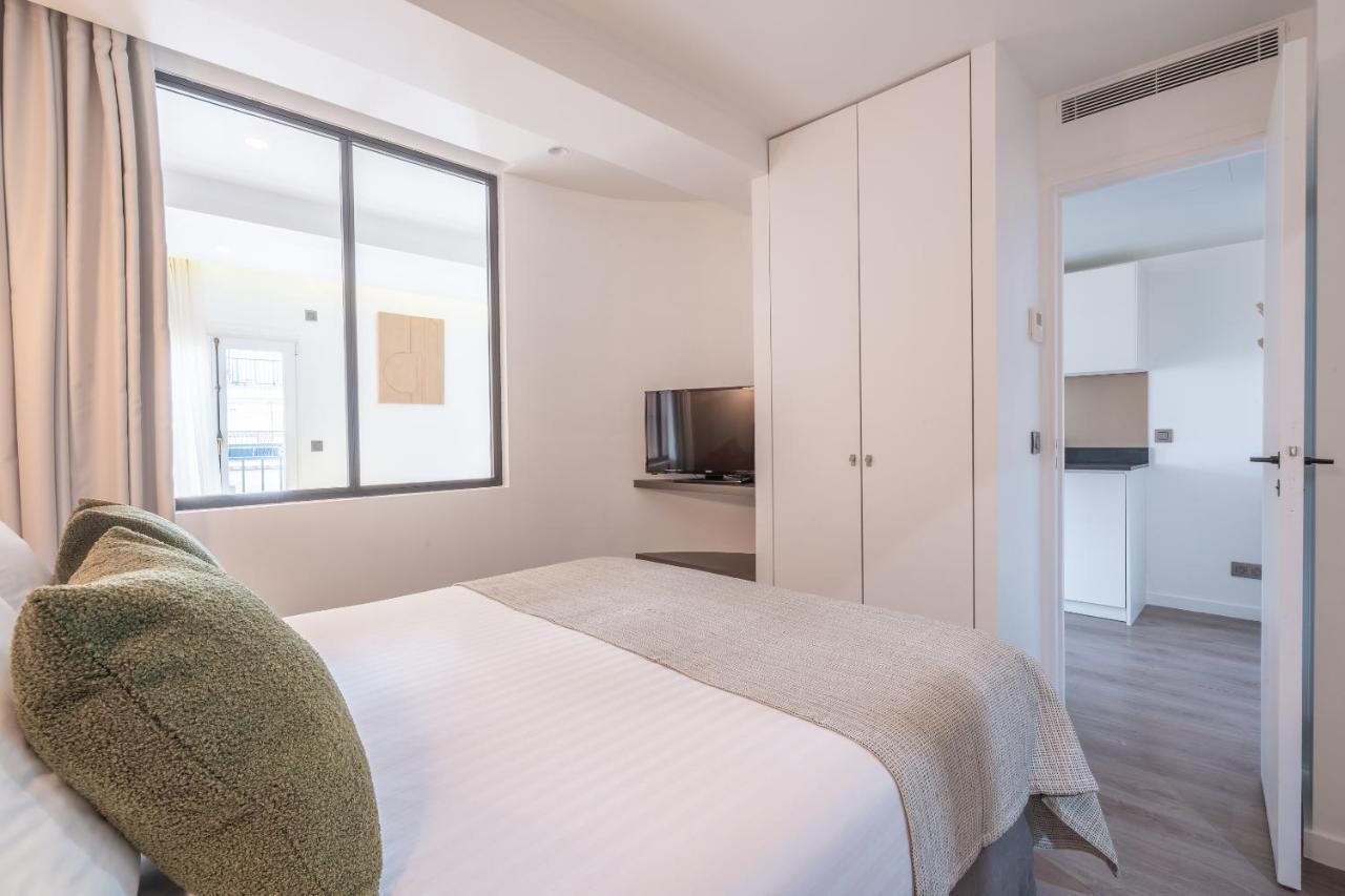 1 Bedroom Apartment Balcony City View 38m2