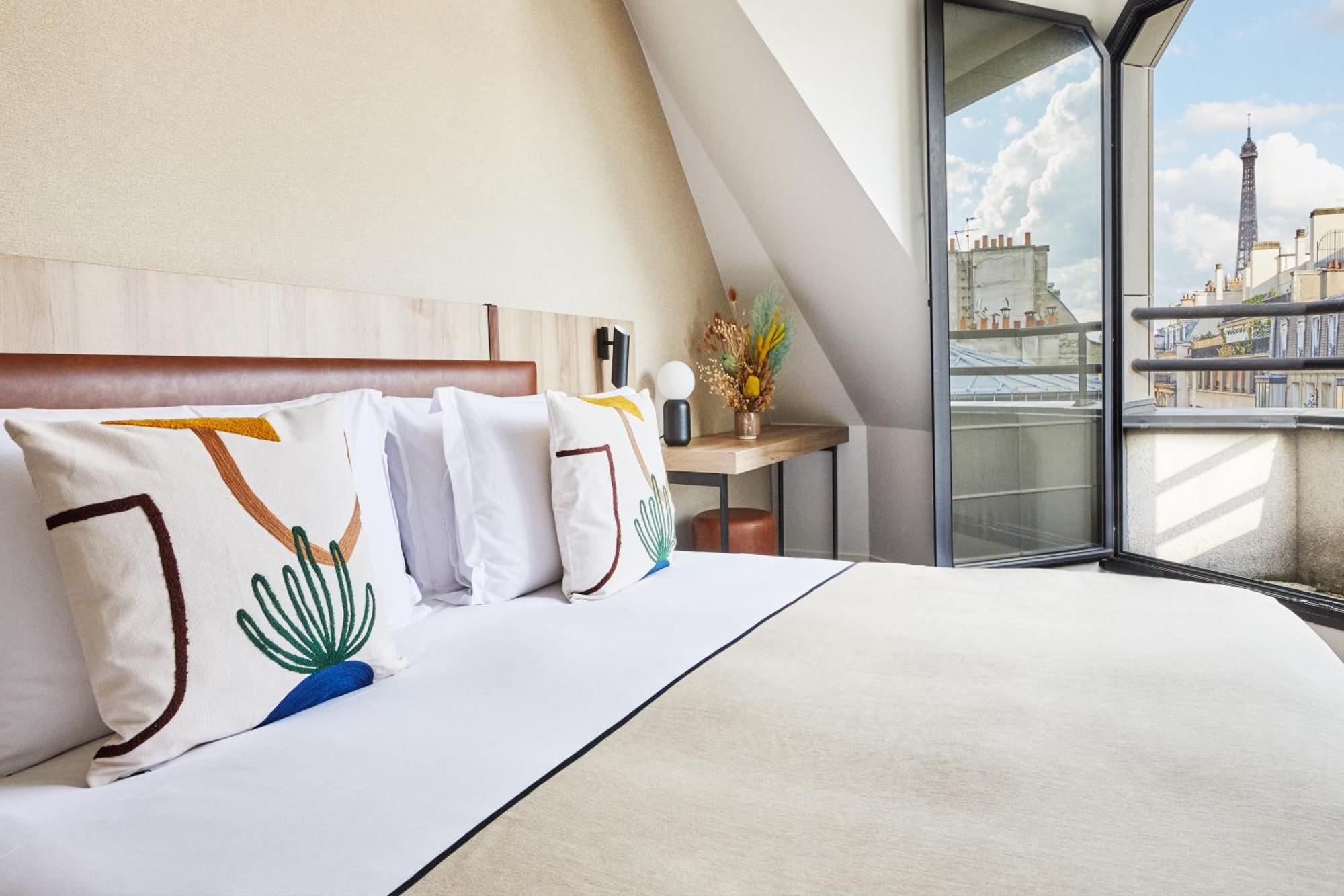 Superior Room with Balcony Eiffel Tower view,1354055723:JPEG