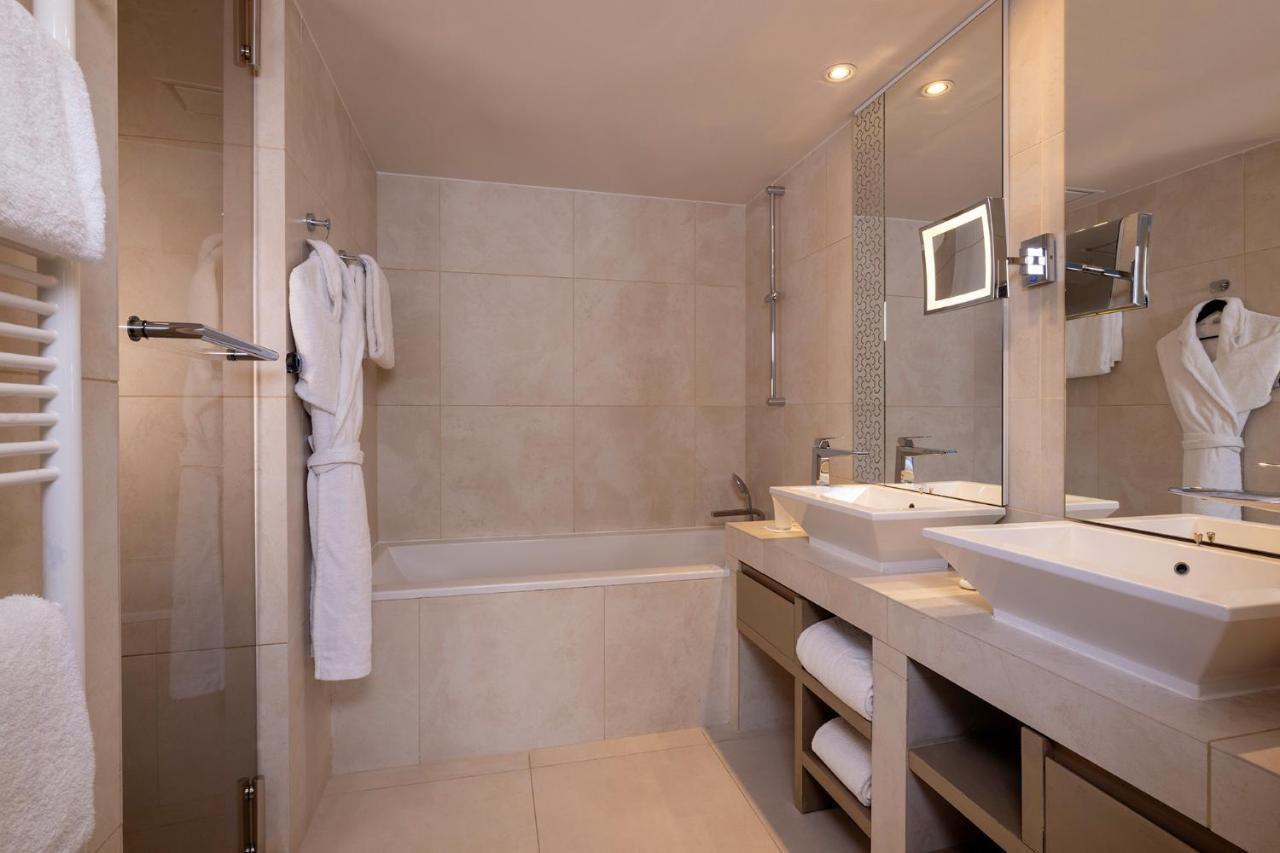 Suite with City View