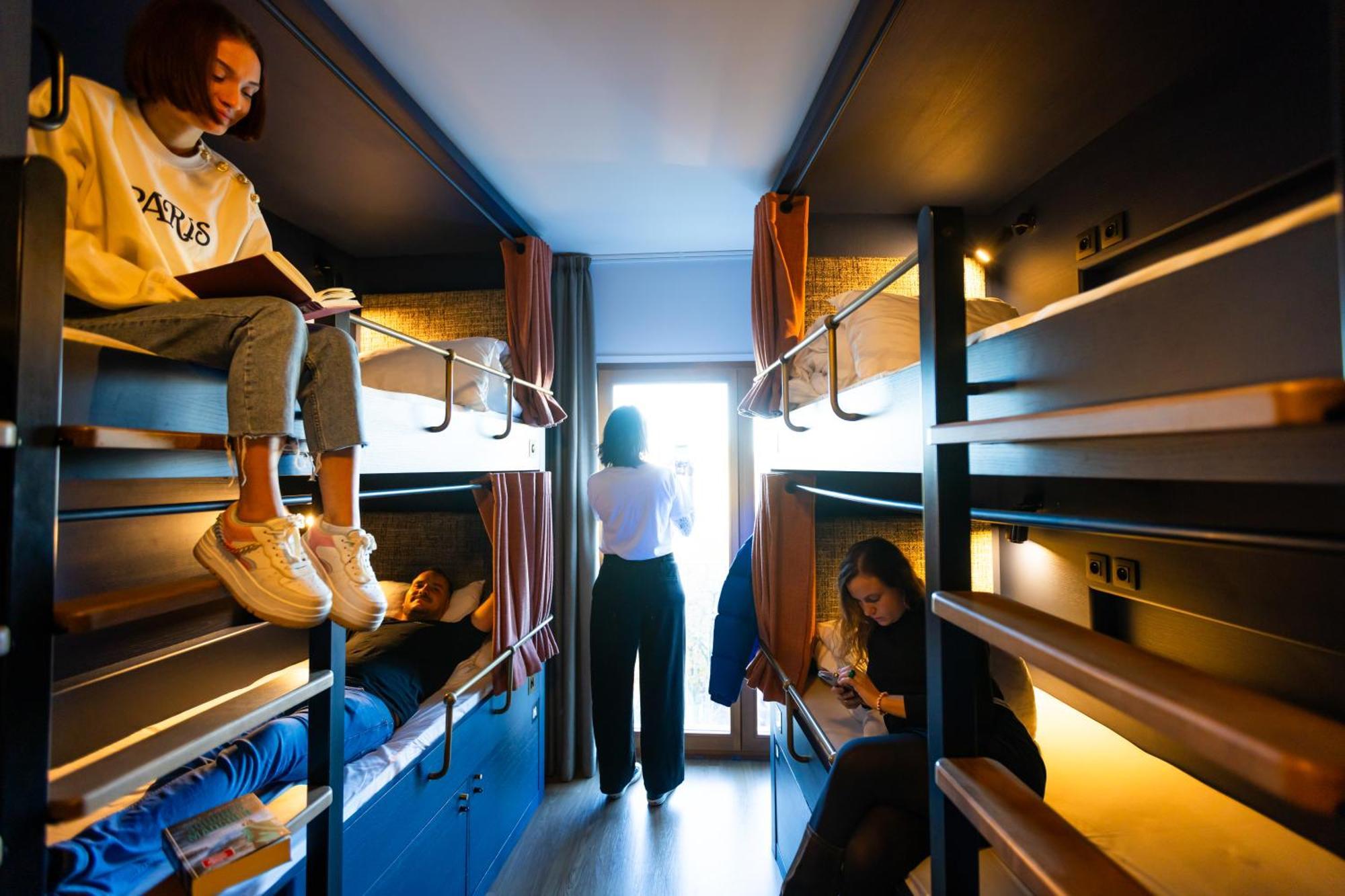 Bed 8-Bed Mixed Dormitory Room