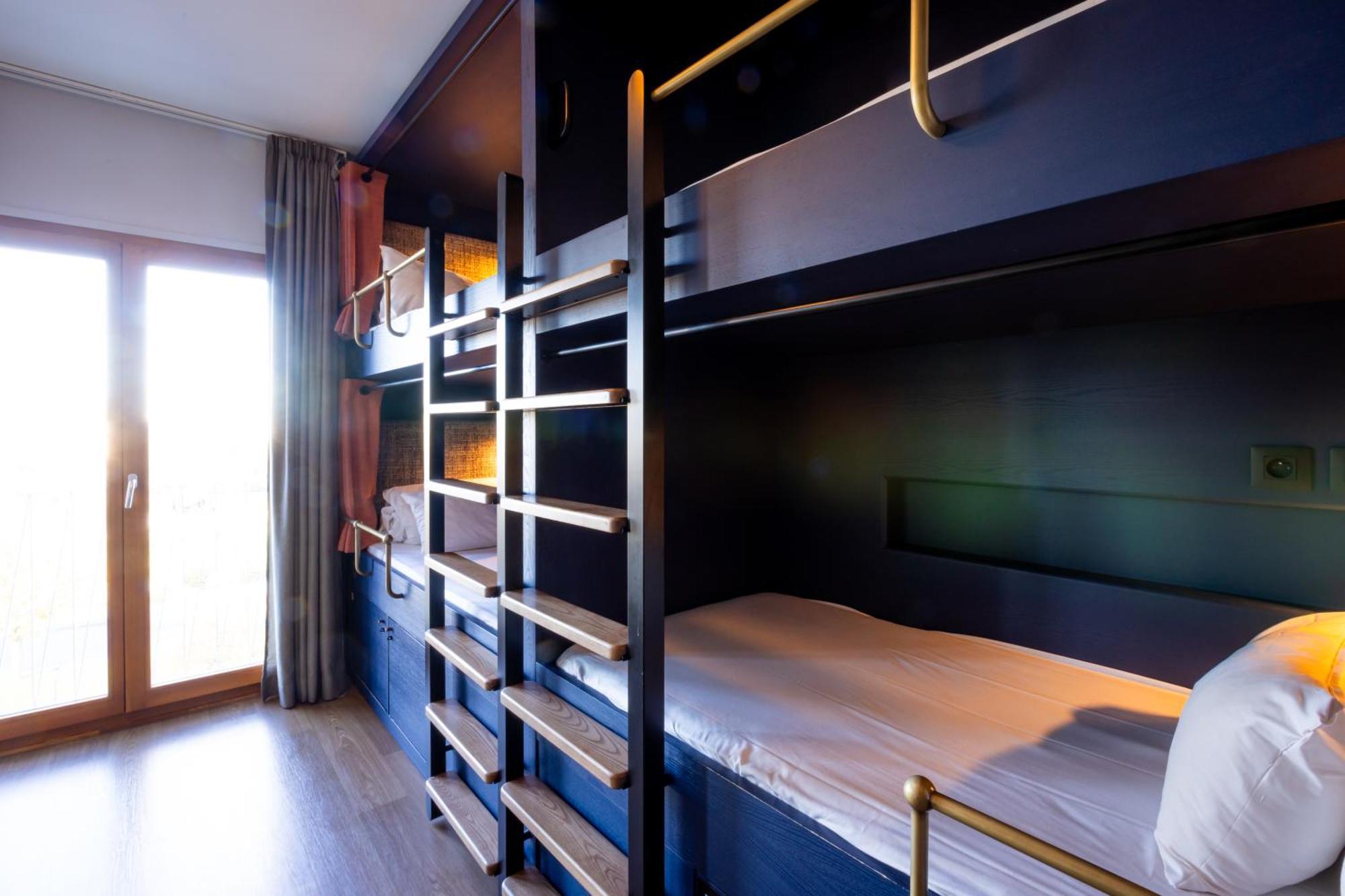 Bed 8-Bed Mixed Dormitory Room