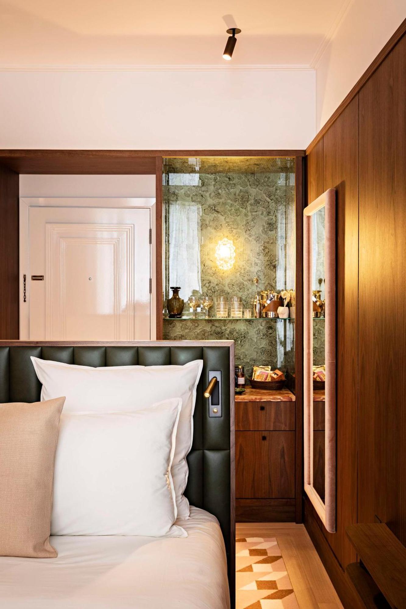 Classic Quadruple Room,1498772473:JPEG