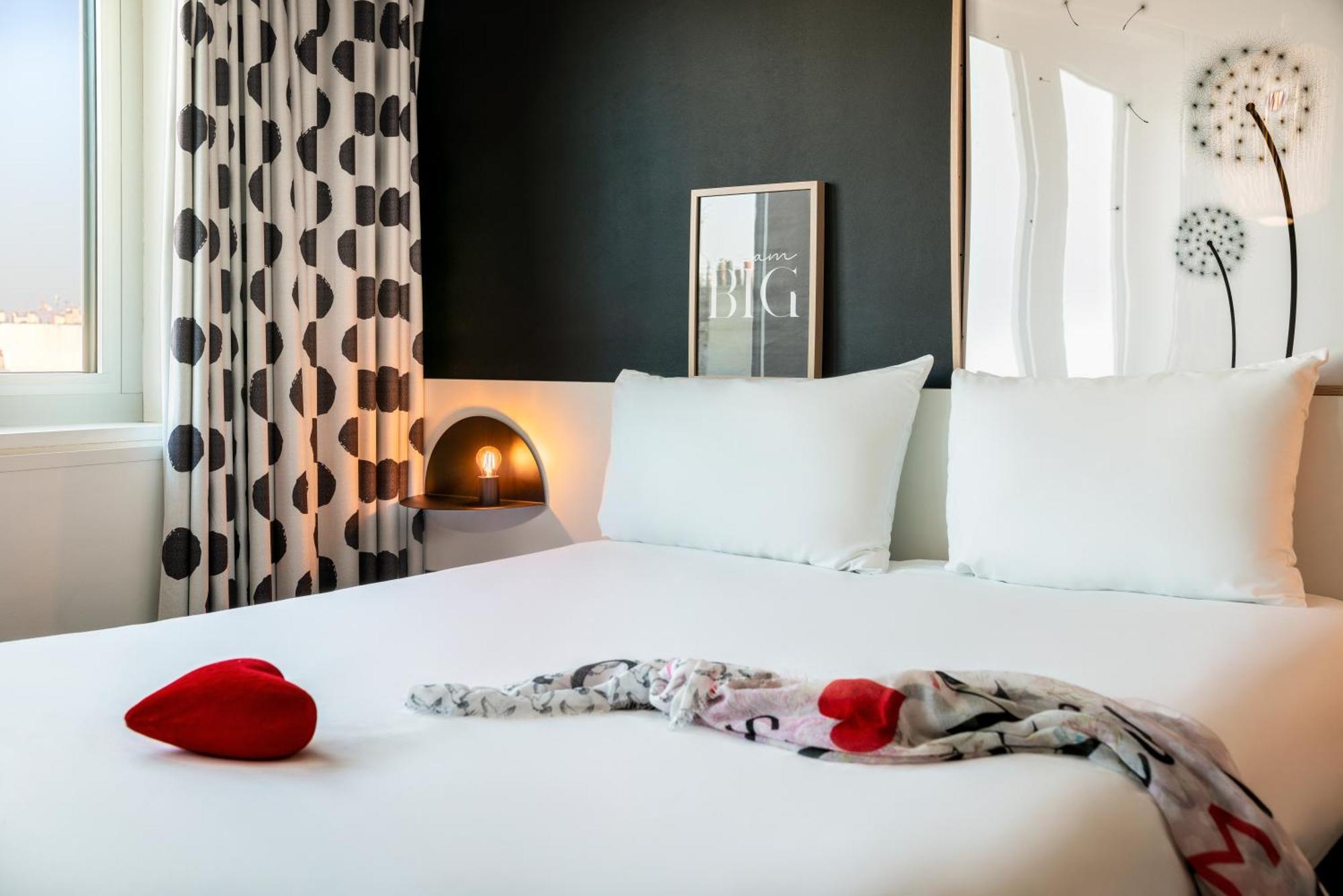 Standard Triple Room with Double Bed and Single Bed,1566916157:JPEG