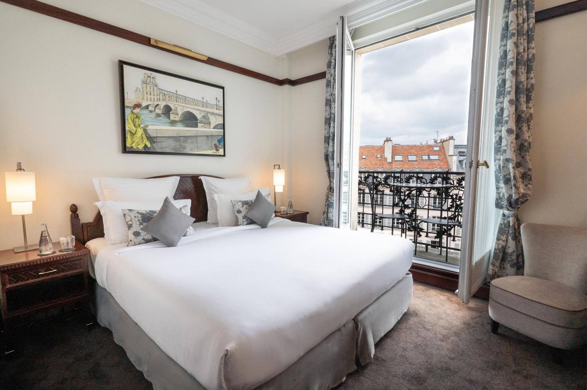 Deluxe Balcony Room