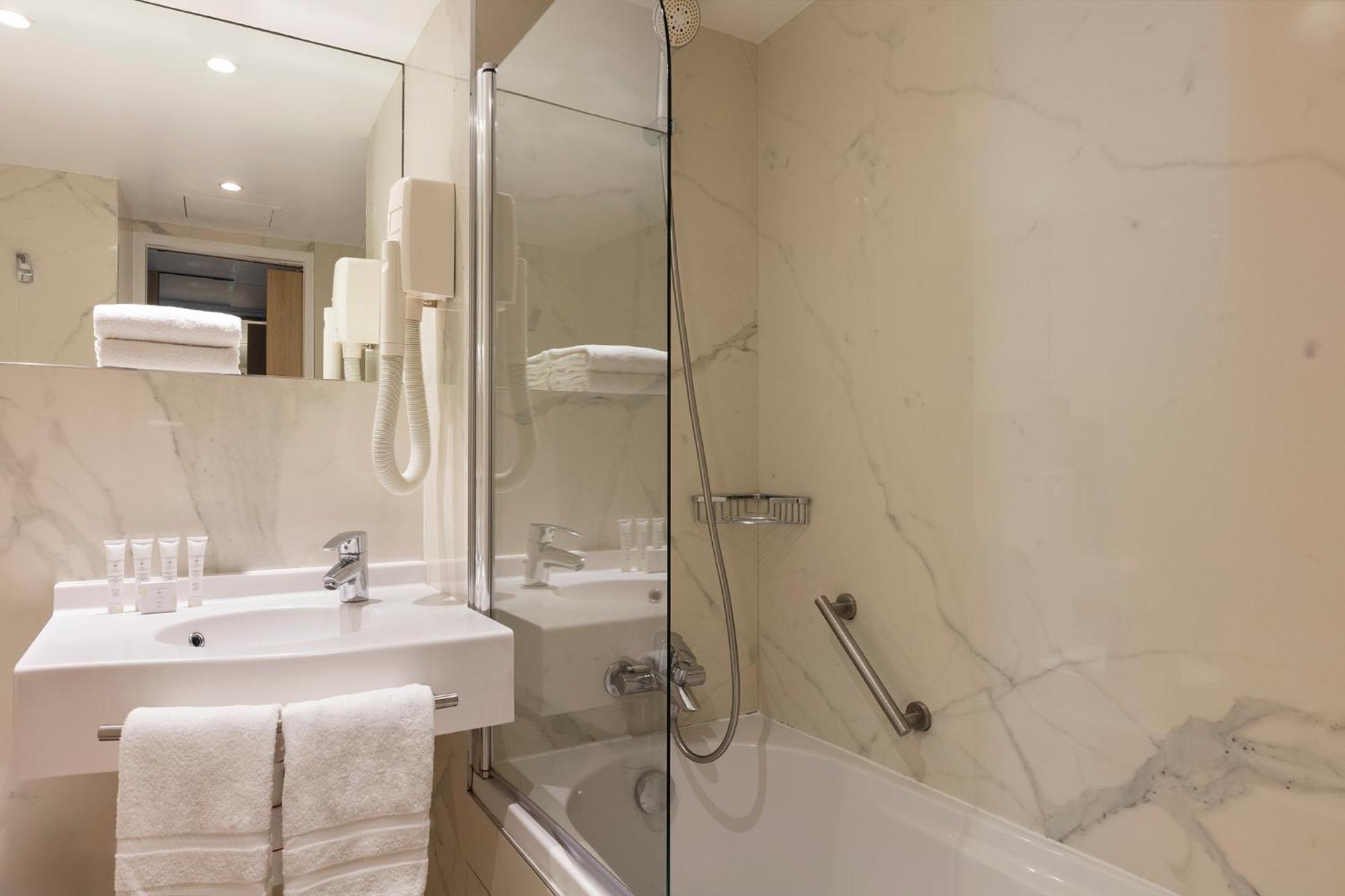 Double Room,1698252707:JPEG