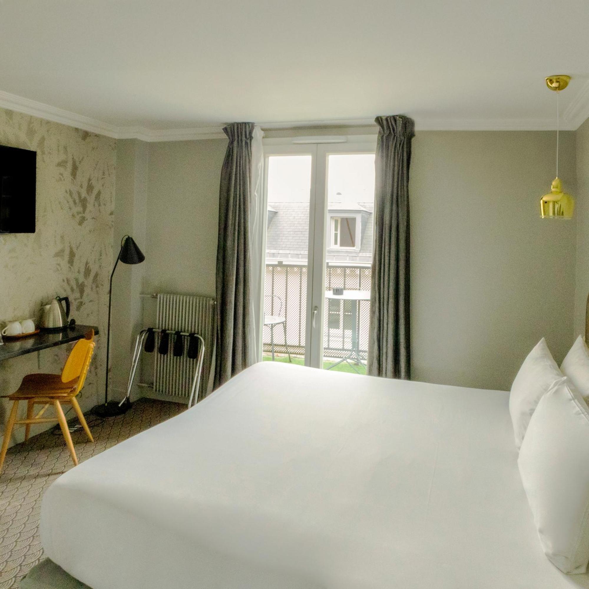 Superior Double Room with Balcony
