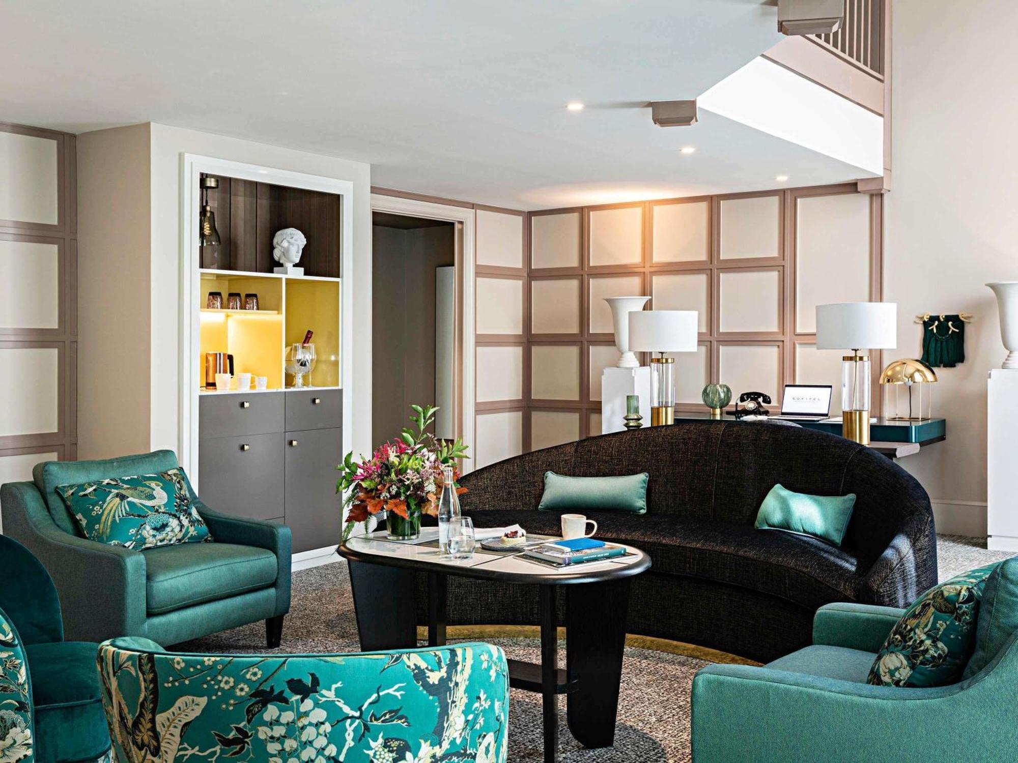 Two-Room Scribe Apartment with Balcony