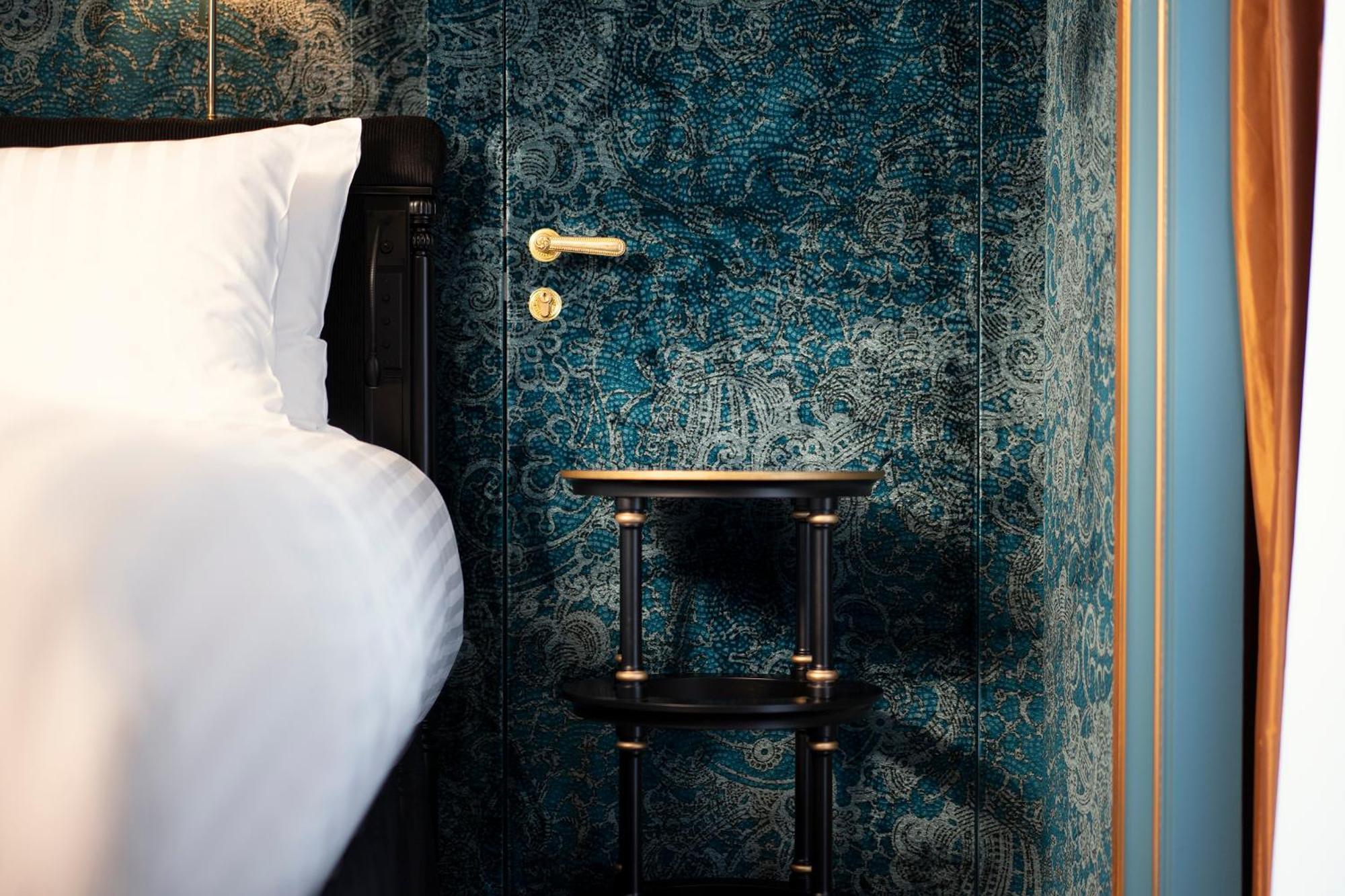 Marcel Proust Deluxe Room