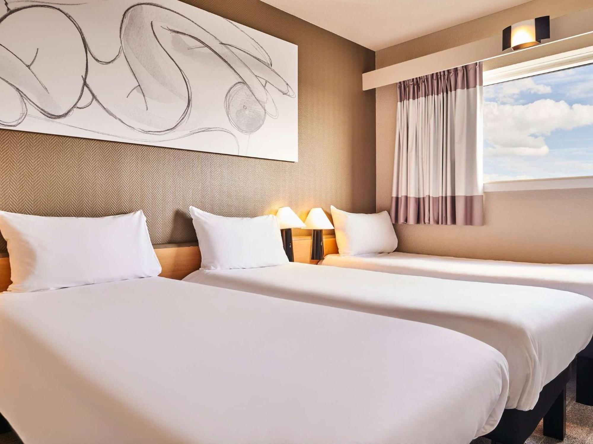Standard Room Three Single Beds