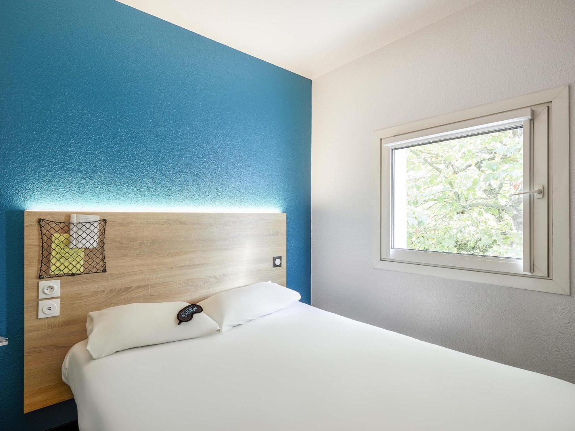 Cabrio Room Private Bathroom Mobility Access
