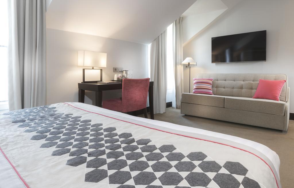 Prestige Family Room