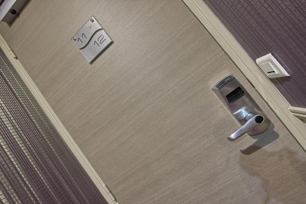 Interconnecting Room,180889632:JPEG