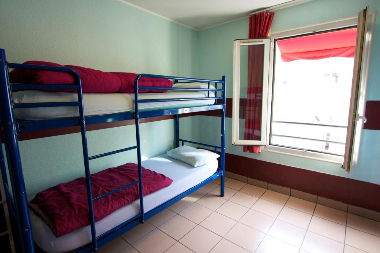 Bed 2 mixed dorm