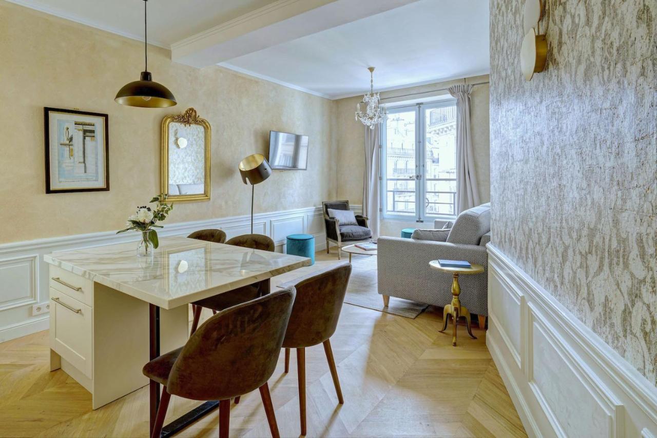 One-Bedroom Apartment at 44