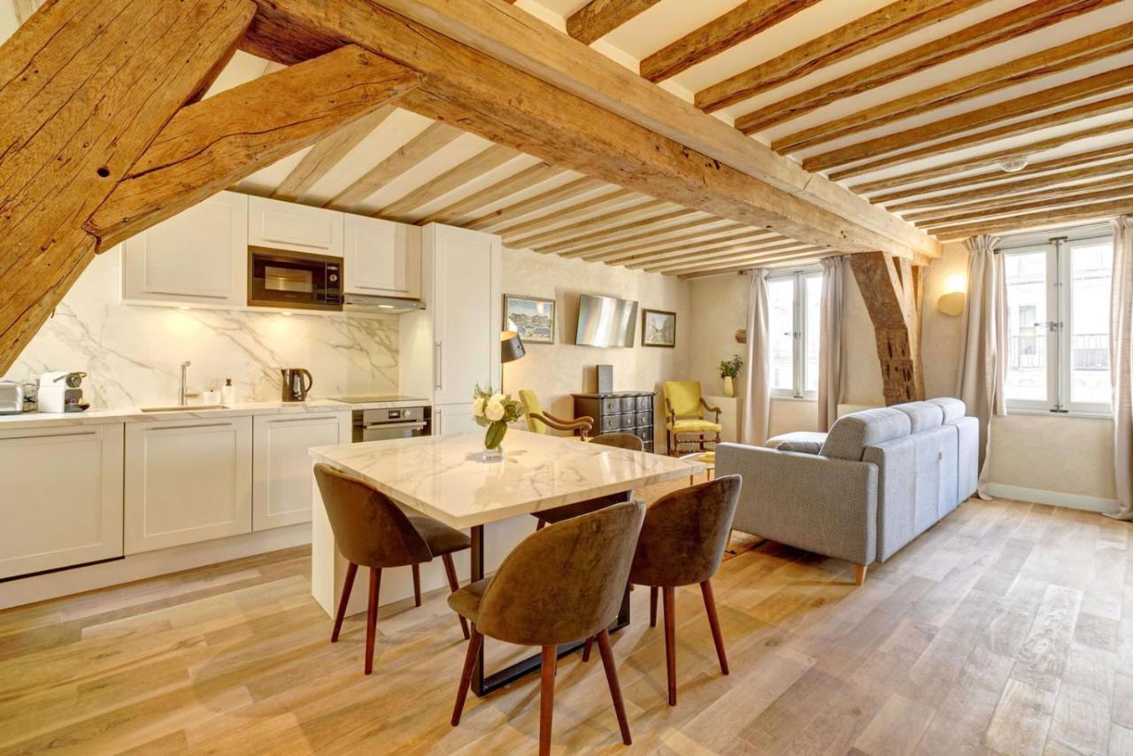 Two Bedroom Apartment at 44