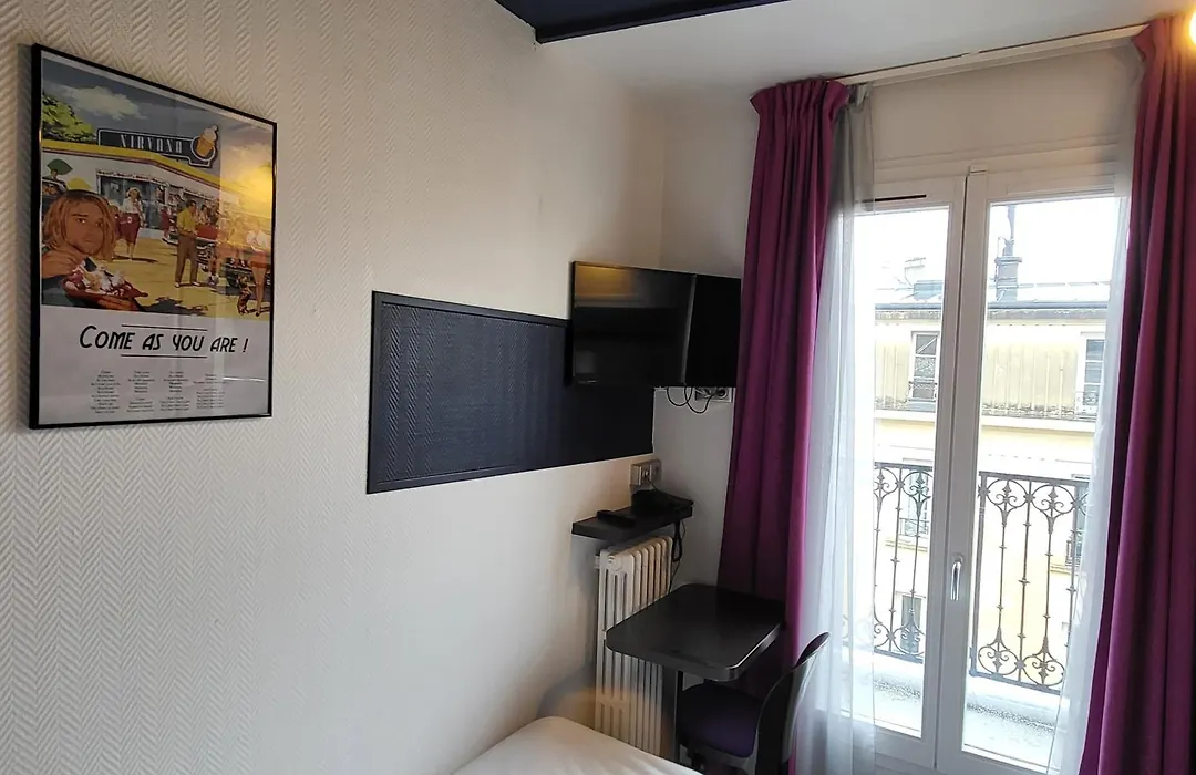 Accueil Hotel Paris Pigalle Montmartre - Hotel Renove-1