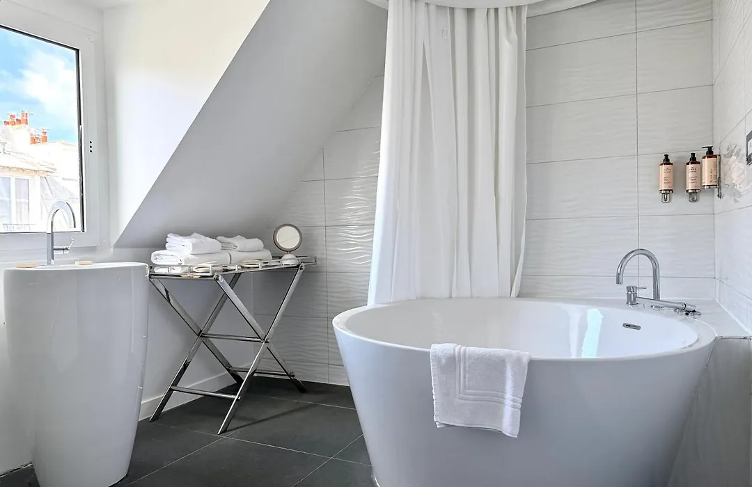 New Hotel Republique-1