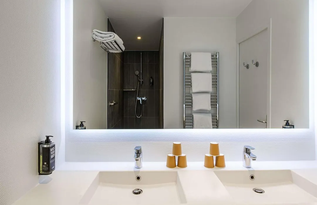 Ibis Paris Canal Saint Martin-1