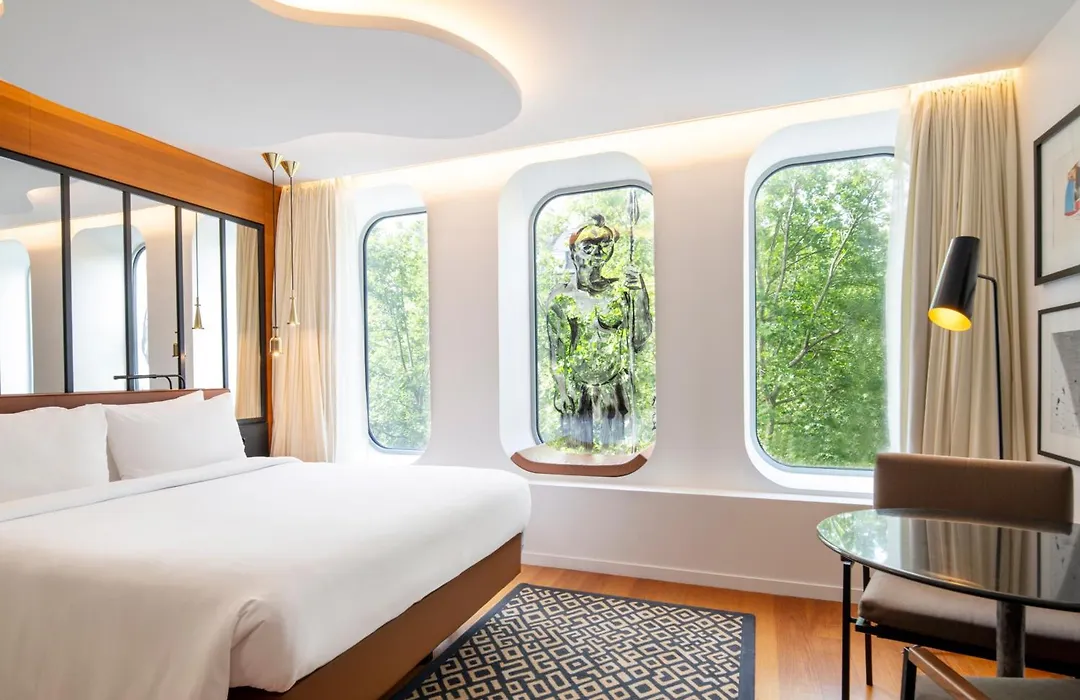 Renaissance Paris Republique Hotel & Spa-1