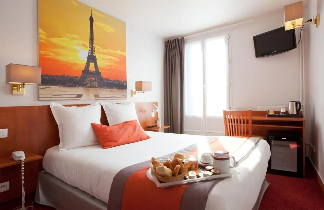 Alyss Saphir Cambronne Eiffel-1