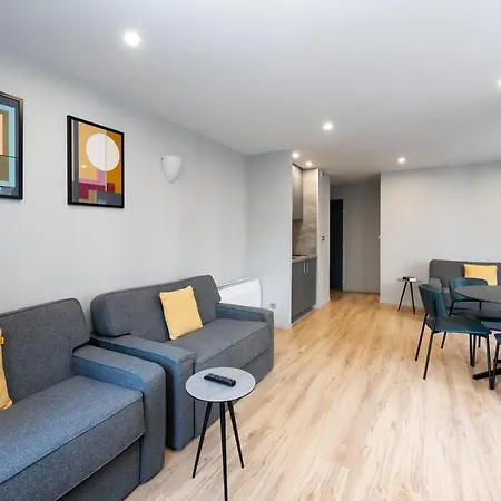 Staycity Aparthotels Paris Gare De L'Est-3