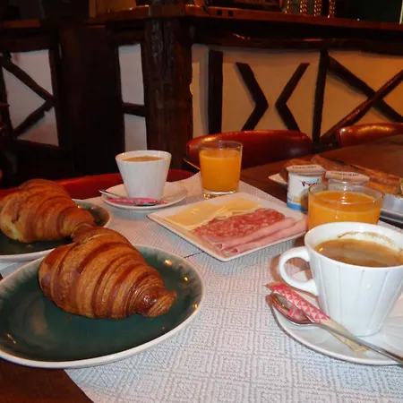 Hotel Les Degres De Notre Dame-3