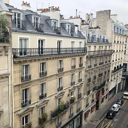 Ibis Styles Paris Cadet Lafayette-2