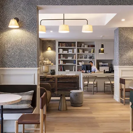 Le Petit Beaumarchais Hotel & Spa-3