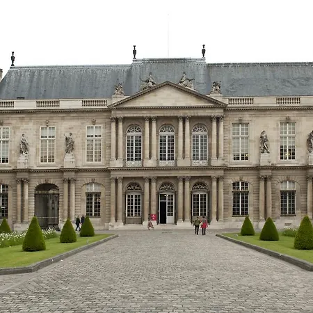 Temple Apartments Paris-2
